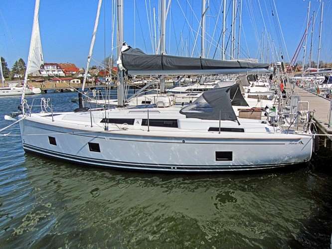 yacht-119-1